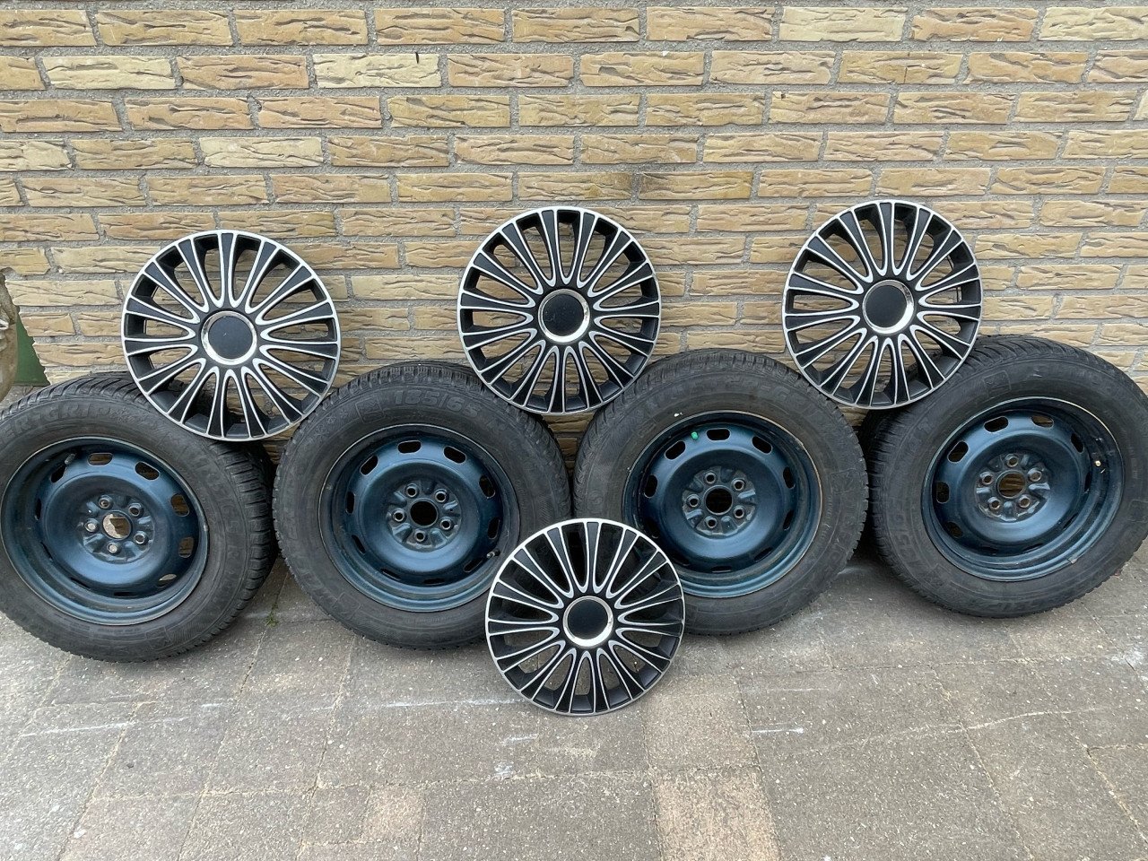 Winterbanden 185/65 R14 Toyota plus sneeuwkettingen in één koop of apart