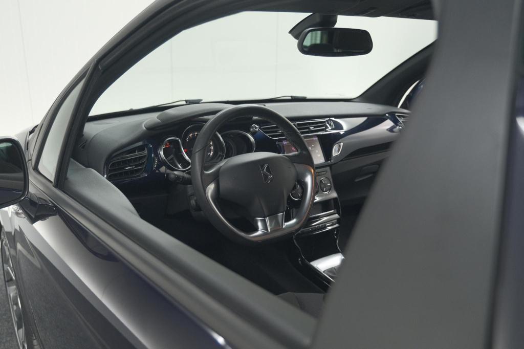 Ds Ds 3 puretech 110 so chic | camera | navigatie | parkeersensoren | clima