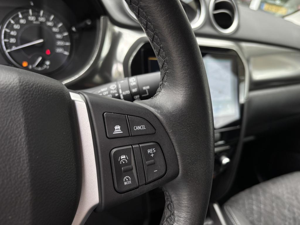 Suzuki Vitara 1.4 boosterjet style smart hybrid