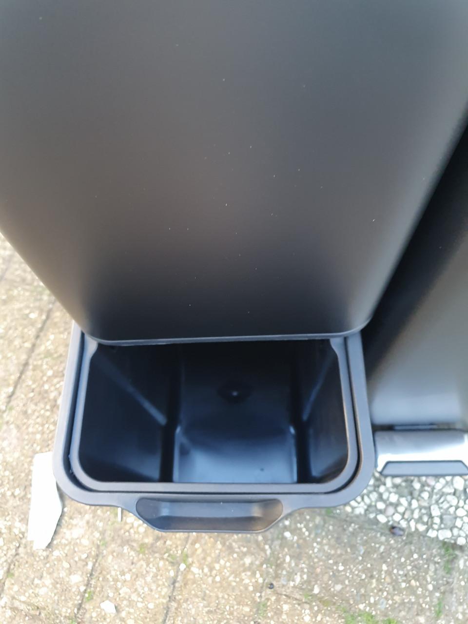 Bayt prullenbak 60 L zwart | bijna nieuw, kleine beschadiging