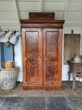 Antieke biedermeier kast