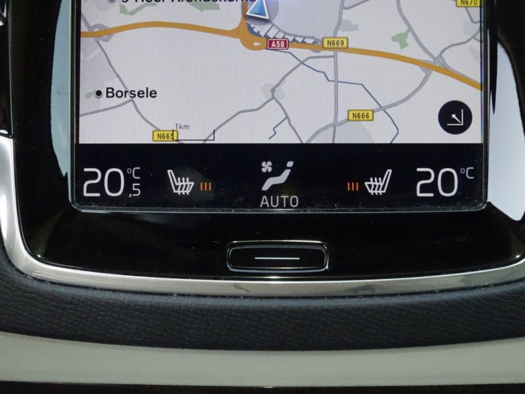 Volvo XC90 2.0 t8 twin engine awd momentum 7-persoons | pano
