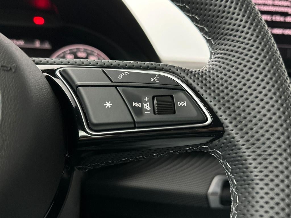 Audi Q2 s edition 35 tfsi 110 kw / 150 pk hatchback 7 vers