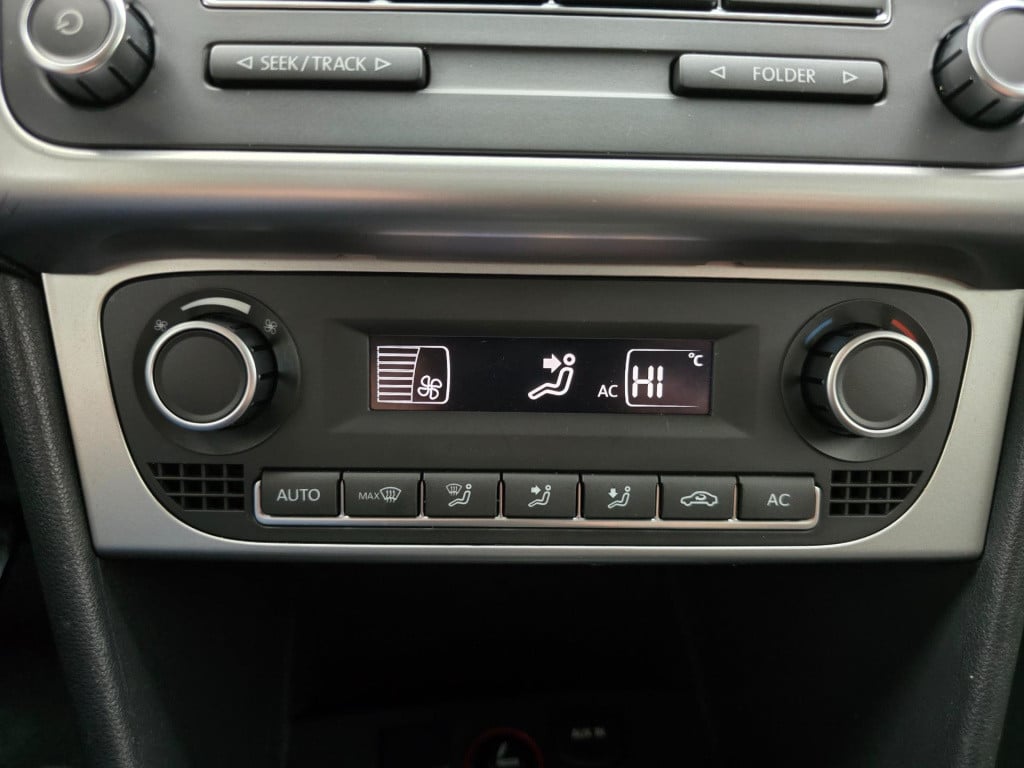 Volkswagen Polo occasion 1.2 tsi in zwart met cruisecontrol en sportieve lo