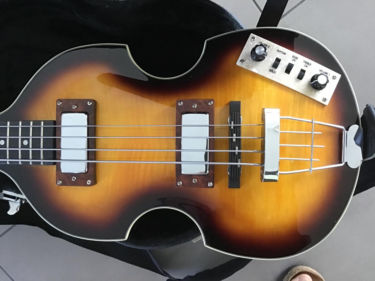 Complete set: Vioolbas en Hartke A70 Kickback combo versterker