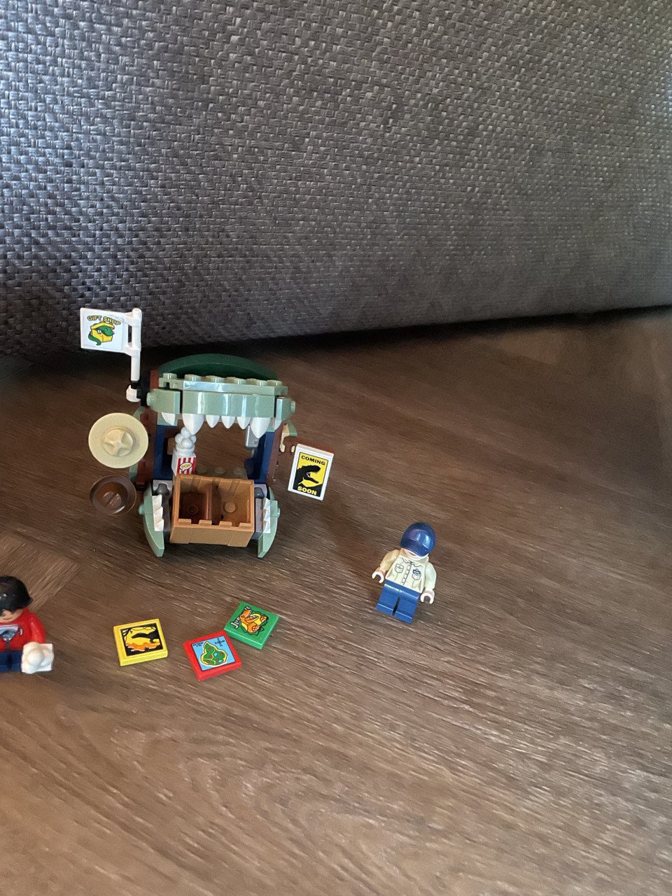 Lego Jurassic world: Dilophosaurus ontsnapt 75934