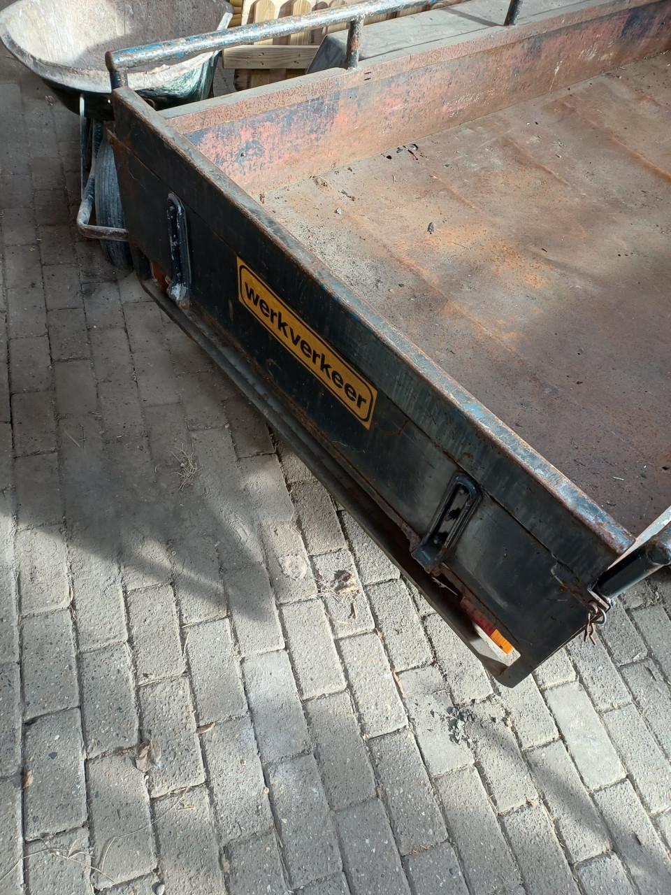 Te koop aangebode aanhangwagen