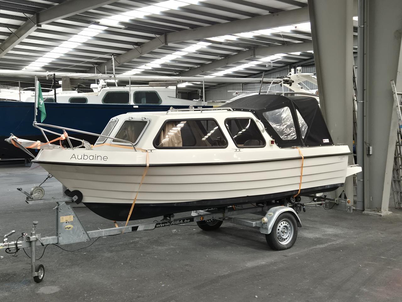 Boot - Verano 520 Cabine (2011)