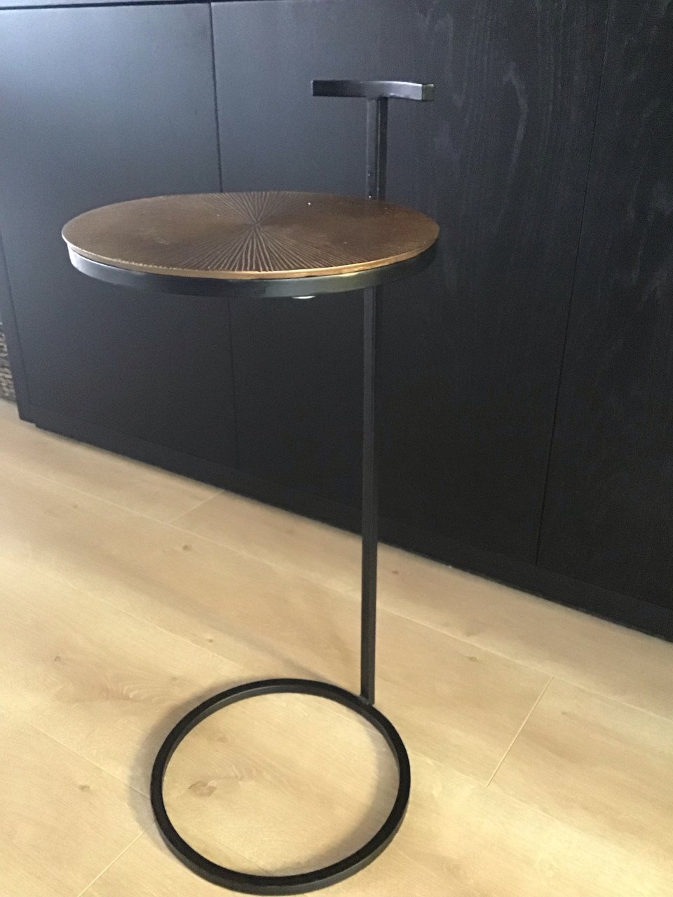Kleine bijzettafel goud kleur
