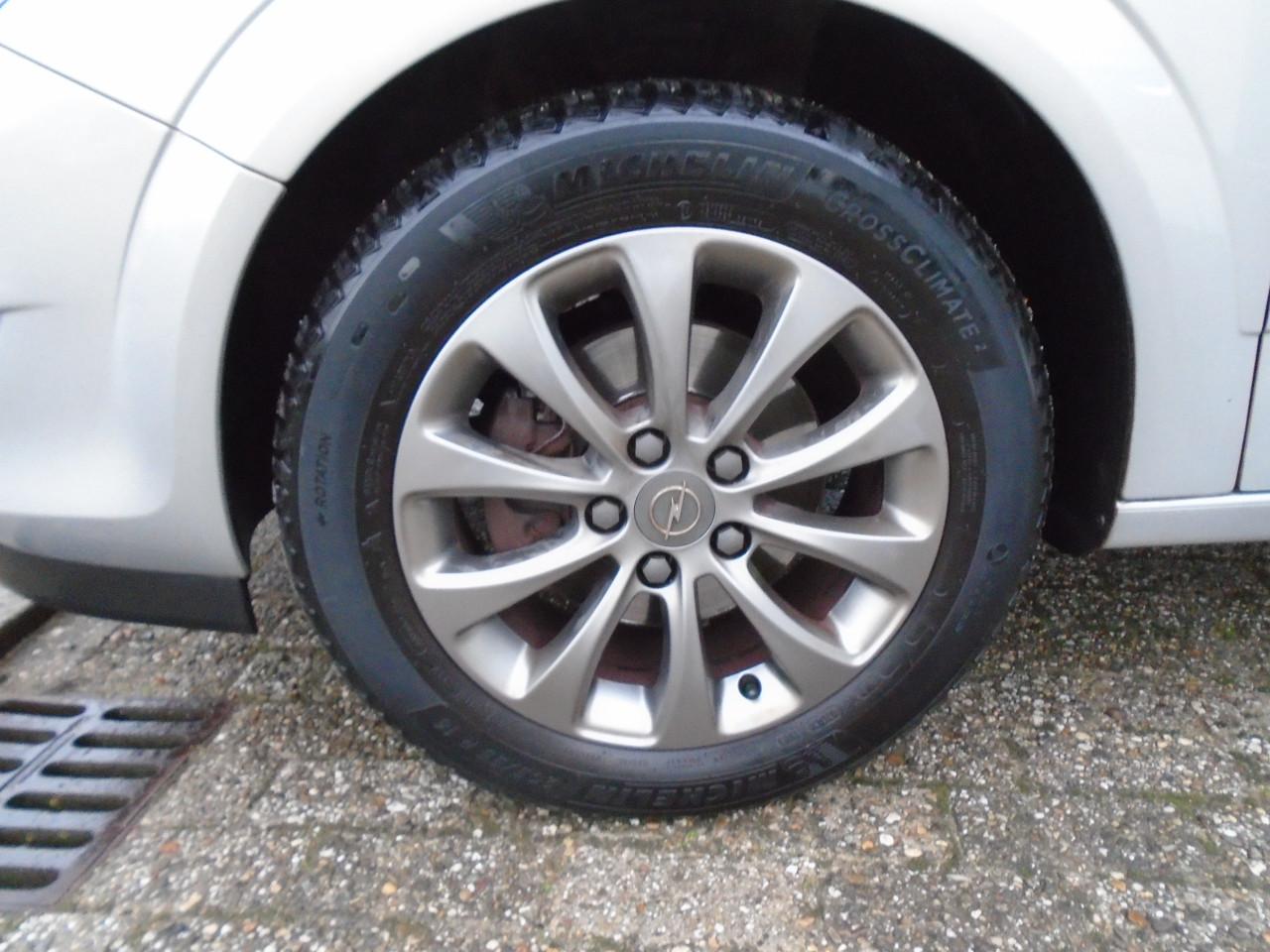 Opel Astra 1.6i Cosmo Stationcar