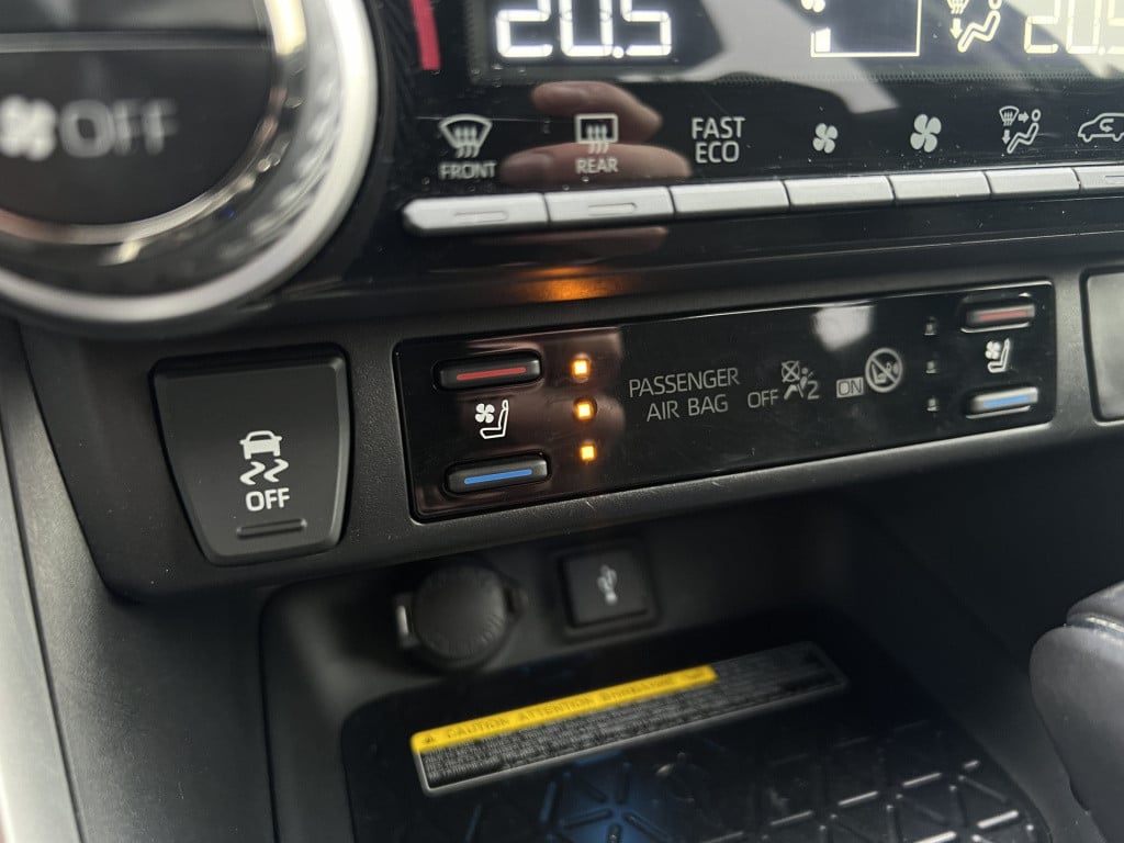 Toyota Rav4 2.5 hybrid executive nl auto | trekhaak | alarm klass 3 | vol l