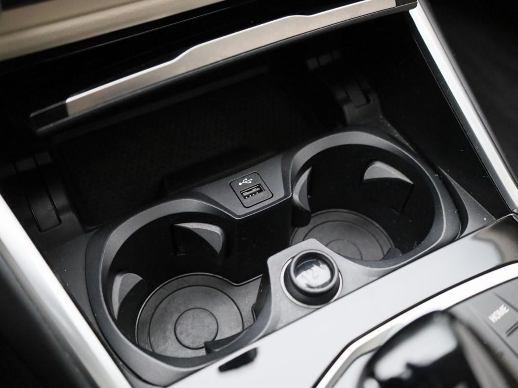 BMW 3-serie touring 318i sport line | automaat | apple carplay / android au