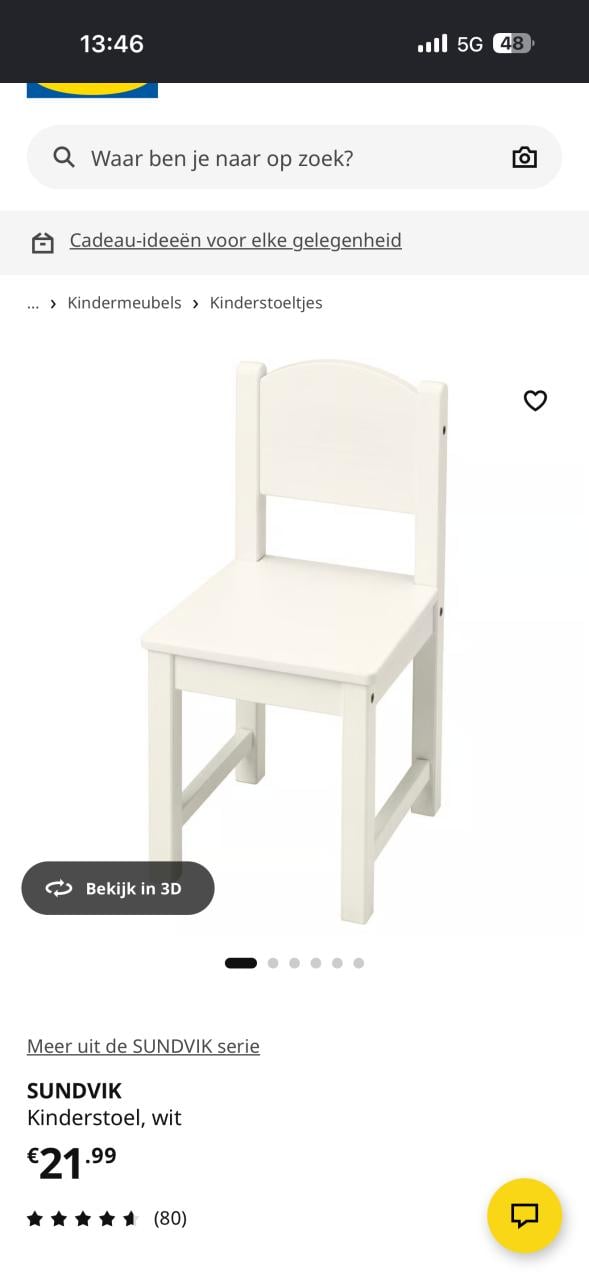 Speelgoedkist en kinder bureau met stoeltje van Ikea