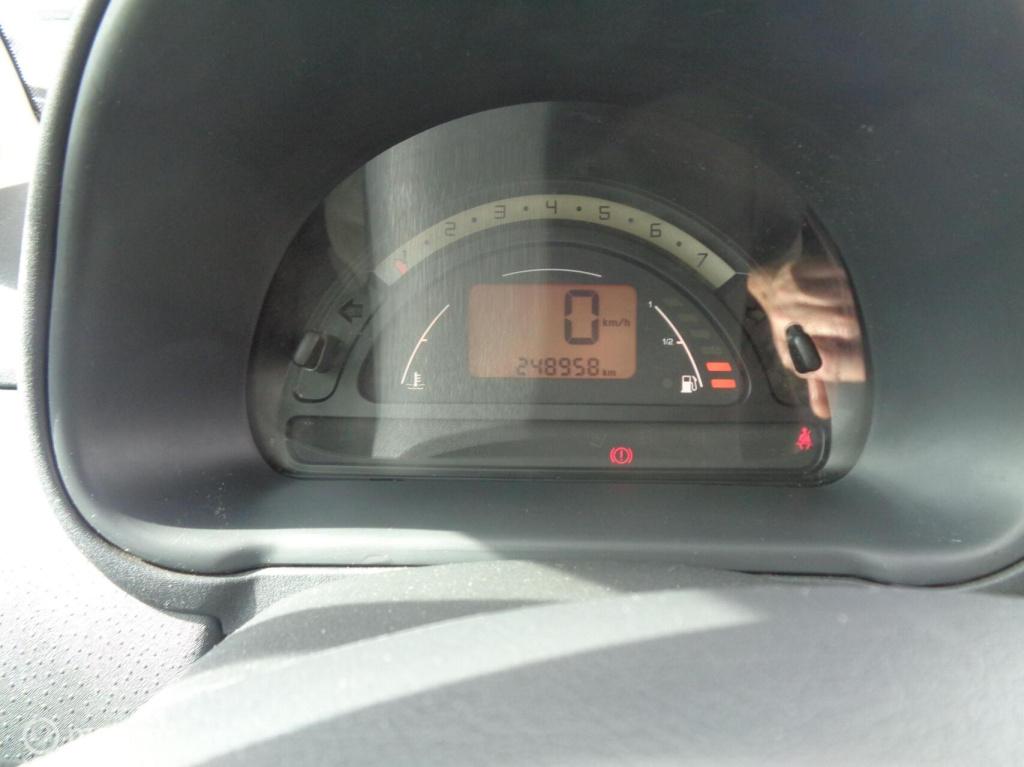 Citroen C3 1.6i-16v exclusive/stuurbekr/airco/trekhaak/apk tot 10-10-2027
