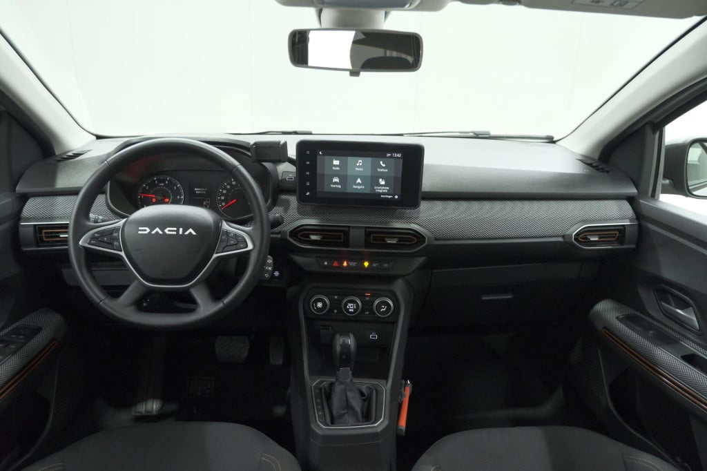 Dacia Sandero Stepway tce 90 expression | camera | dodehoekdetectie | navig