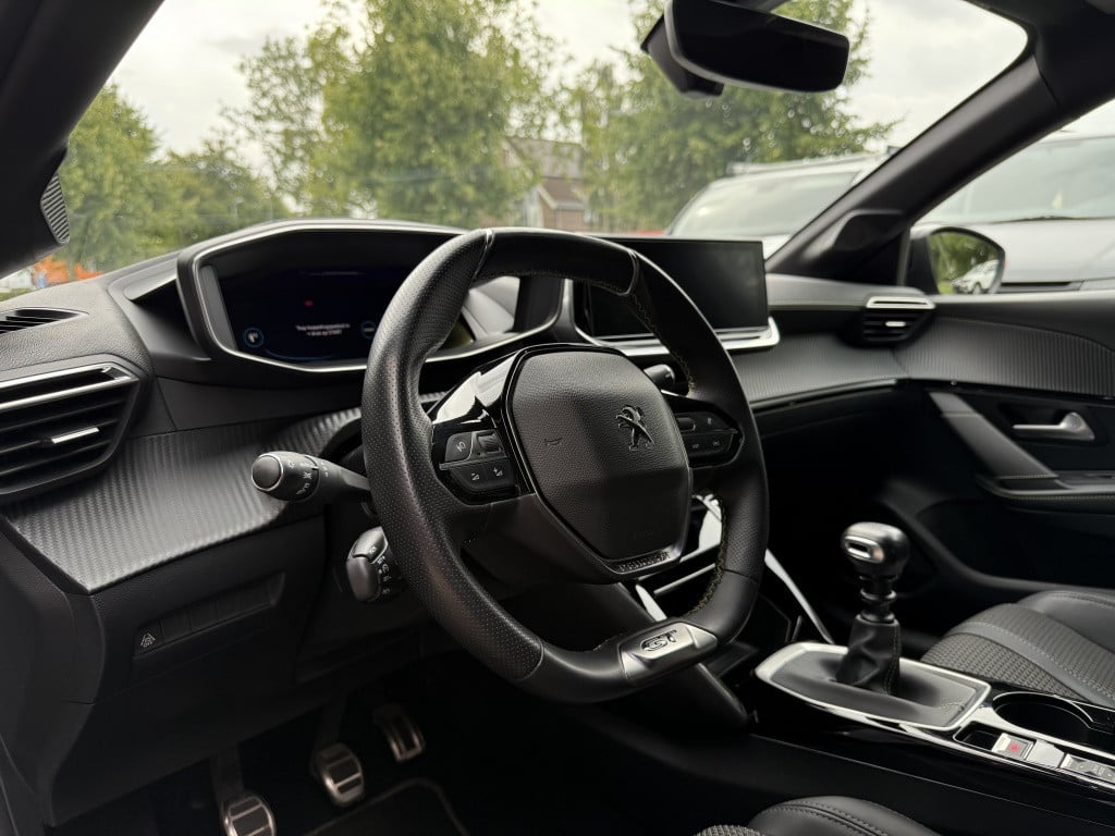 Peugeot 208 1.2 puretech gt