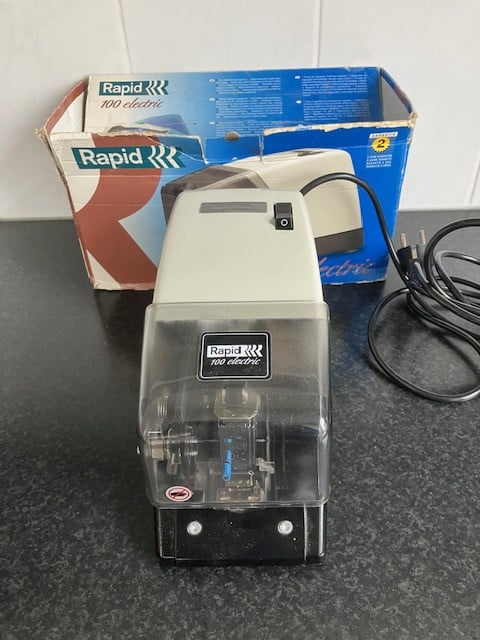 Rapid electrische nietmachine