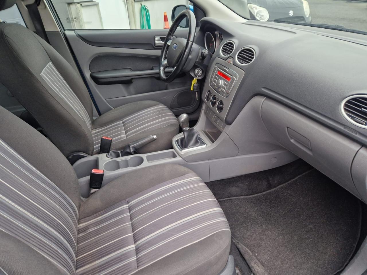 TE KOOP FORD FOCUS 1.6 TREND MET AIRCO EN TREKHAAK
