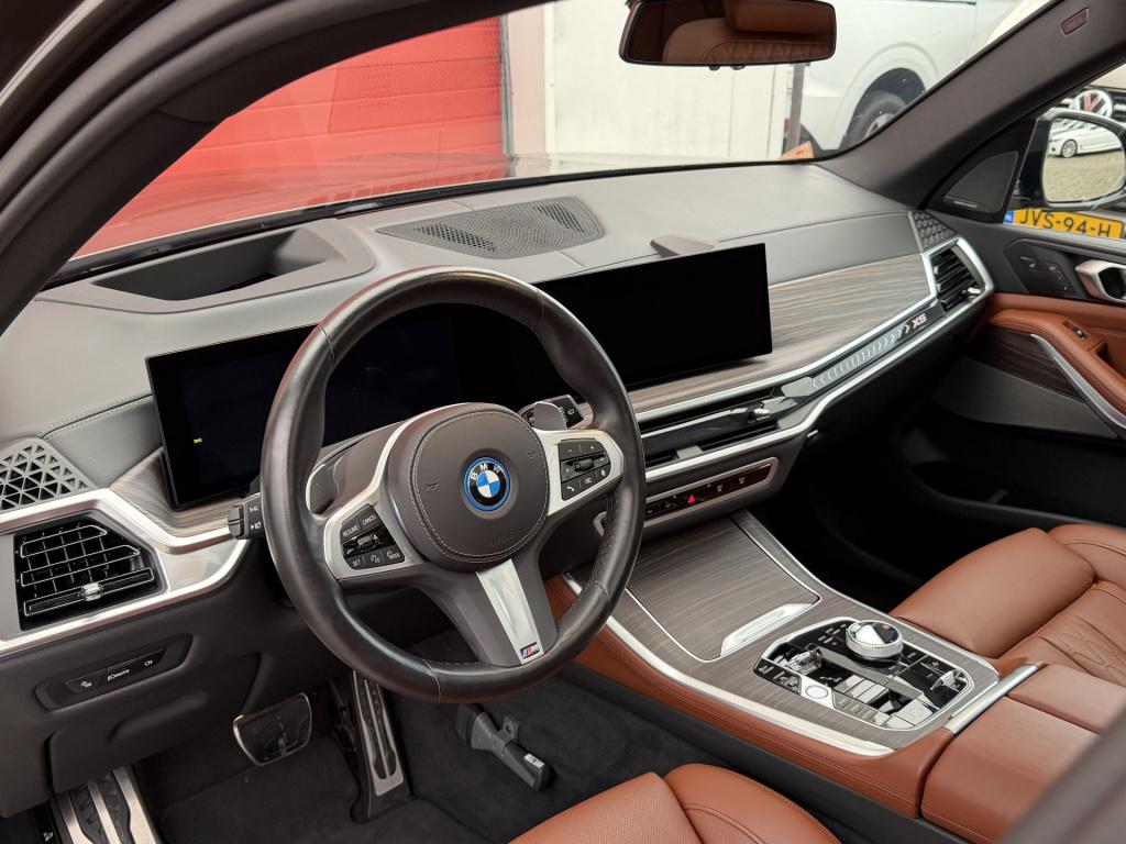 BMW X5 xdrive50e m-sport | pano | luchtvering | elek. trekhaak | rijklaar i