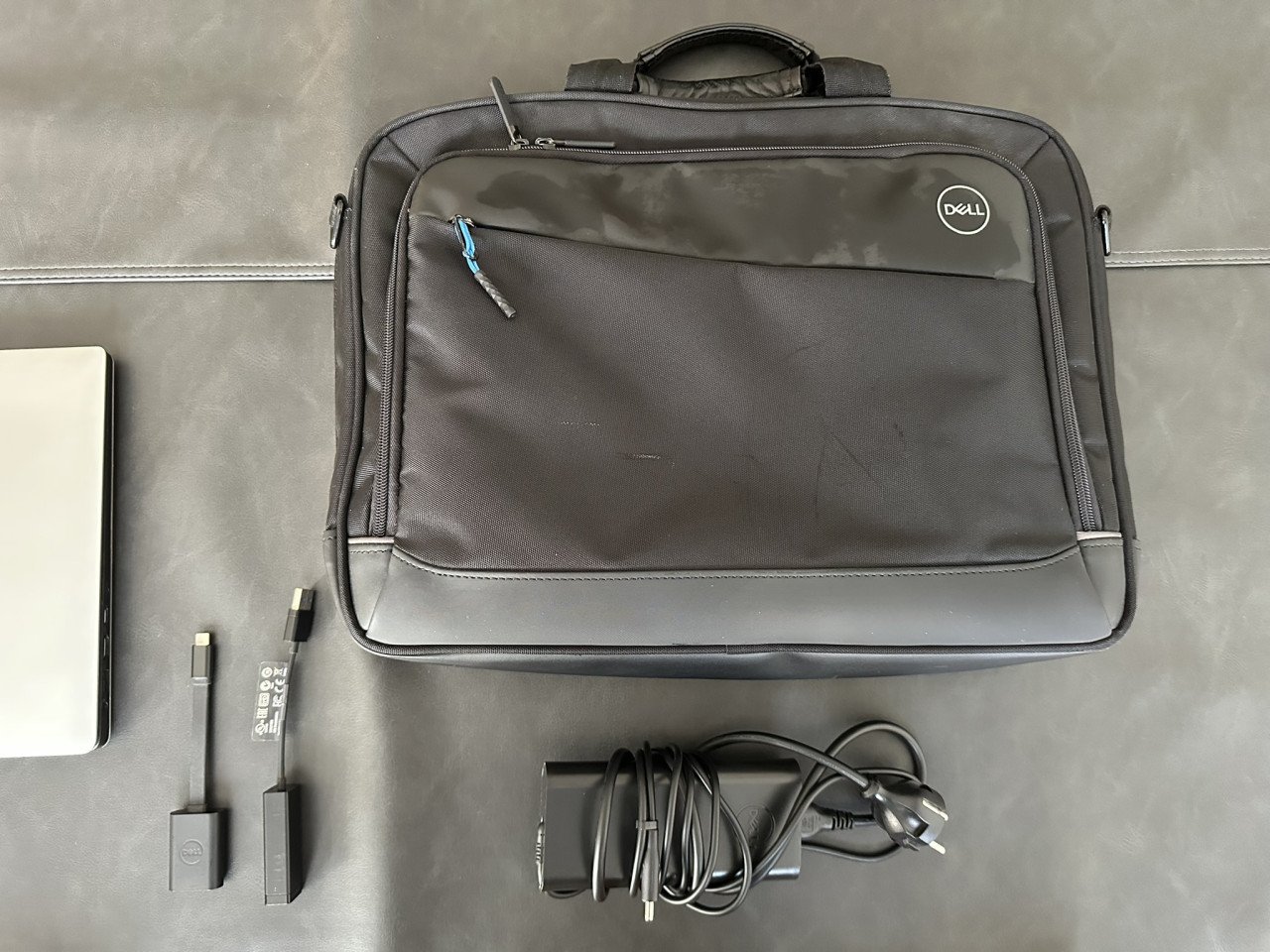 Dell XPS 15 9570 met originele aktetas en accessoires