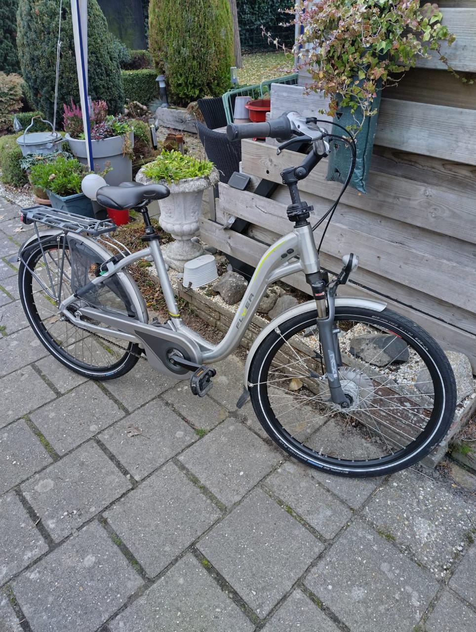 Flyer damesfiets met lage instap