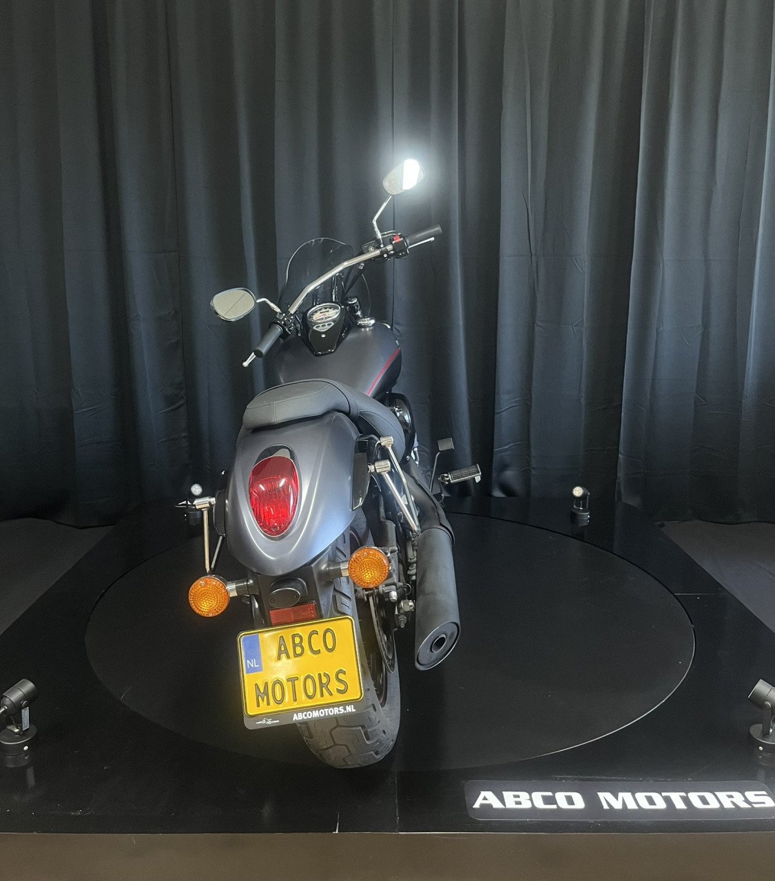 Kawasaki VN900 Custom
