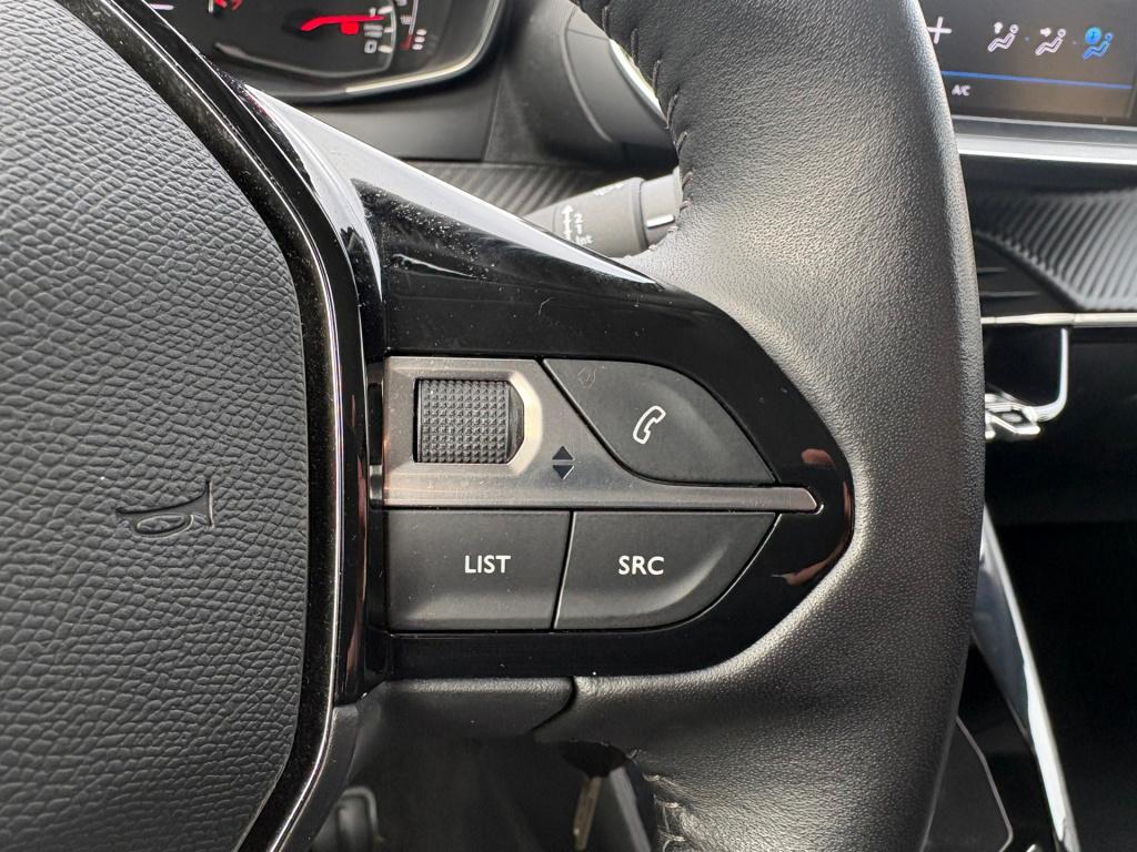 Peugeot 208 1.2 puretech blue lease active