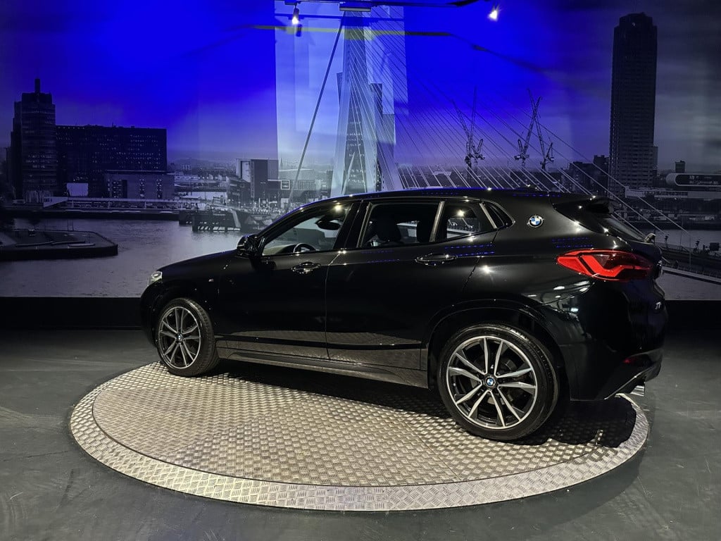BMW X2 sdrive20i high executive m-pakket *sportstoelen*