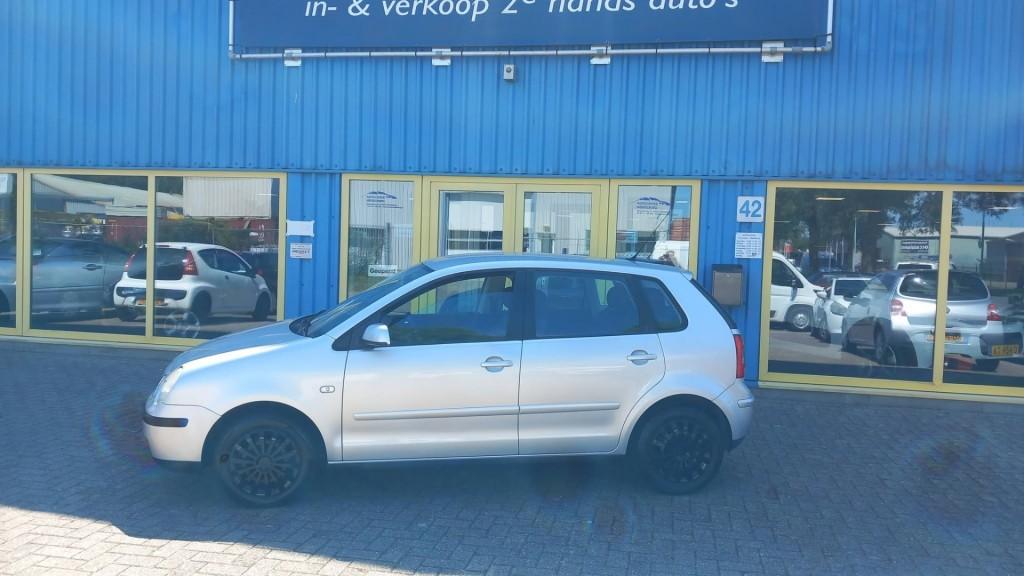 Volkswagen Polo 1.4 16v sportline