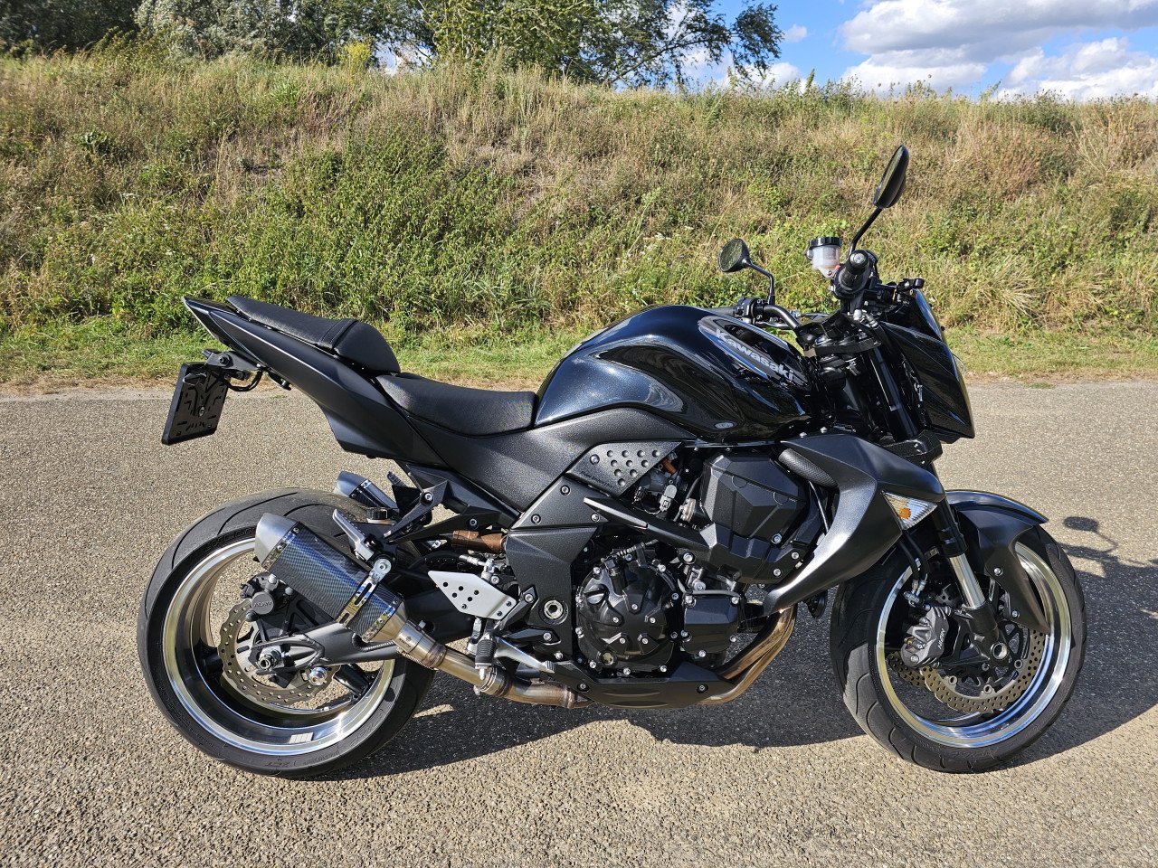 Kawasaki Z1000 bj 2009 weinig km 16000 km
