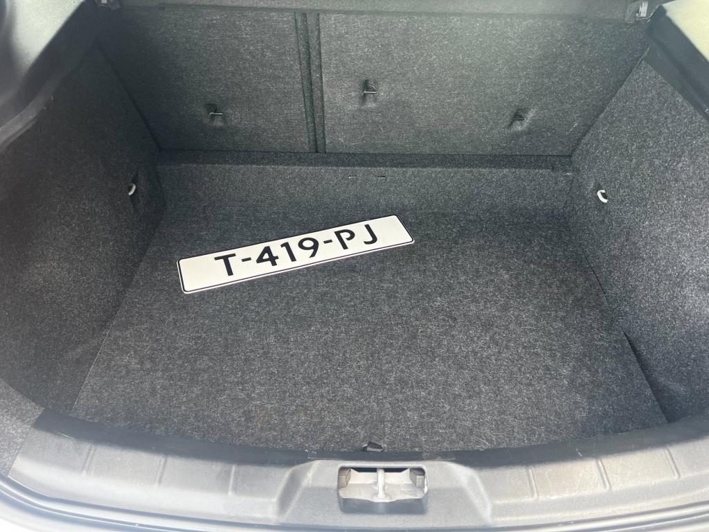Volvo V40 2.0 t2 momentum, navi, afn. trekhaak enz...