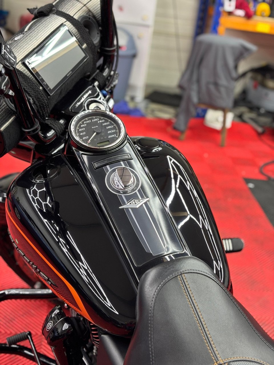 Harley-Davidson Road King Special 114ci Apex Edition