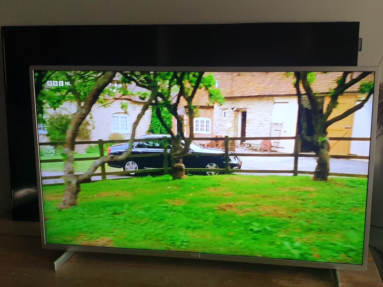 Philips Smart tv 43 inch fullHD