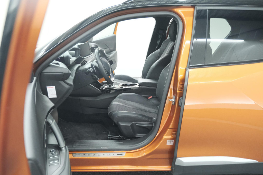 Peugeot 2008 puretech 130 eat8 gt line | camera | stoelverwarming | apple c
