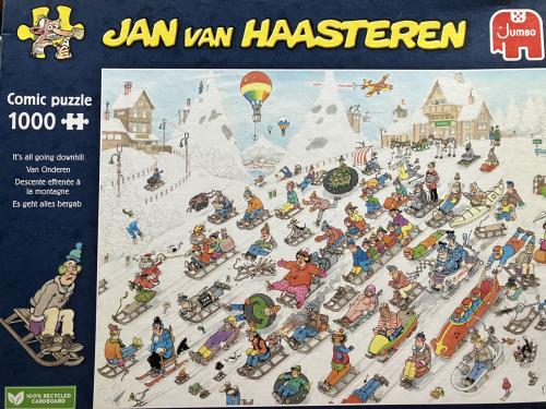 Jan van Haasteren van onderen