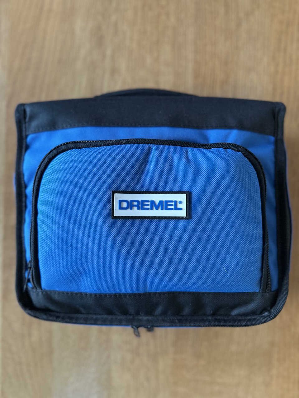 DREMEL MET VEEL HULPSTUKKEN