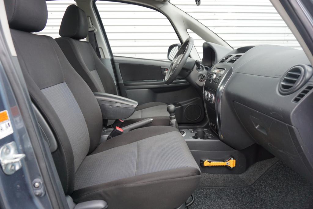 Suzuki Sx4 1.6 exclusive airco / elektr. ramen / parkeersens. / trekhaak / 