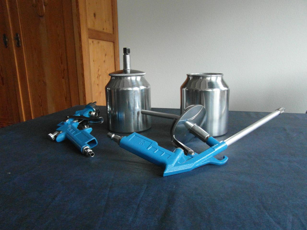 Nieuwe vloeistofspuit en verfspuit.