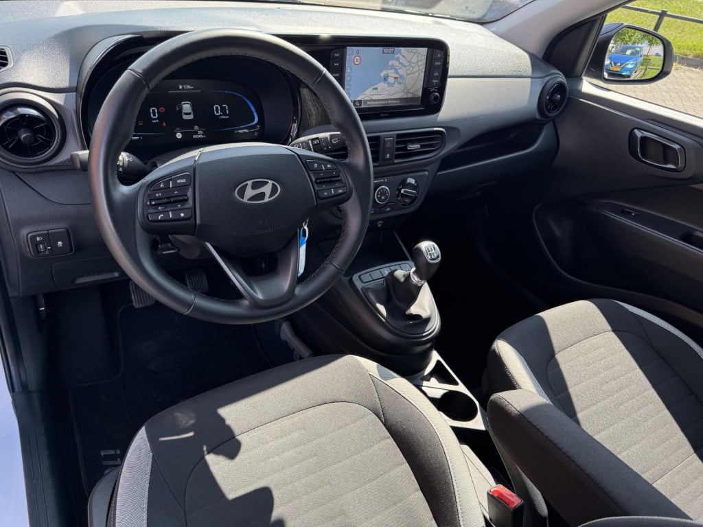 Hyundai I 10 1.0 comfort smart nieuw model! | two-tone lakkleur | navigatie
