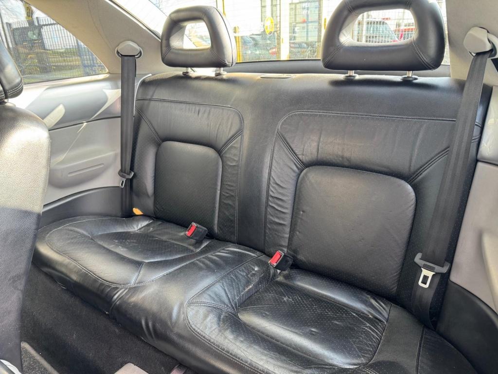 Volkswagen New Beetle 2.0 highline