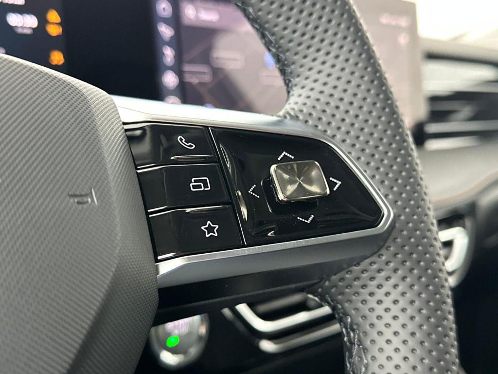 MG Hs mg phev 1.5 luxury madness deal edition