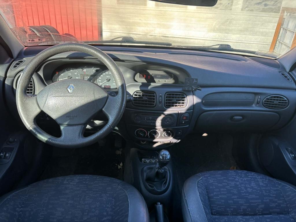 Renault Megane break 1.6-16v dynamique