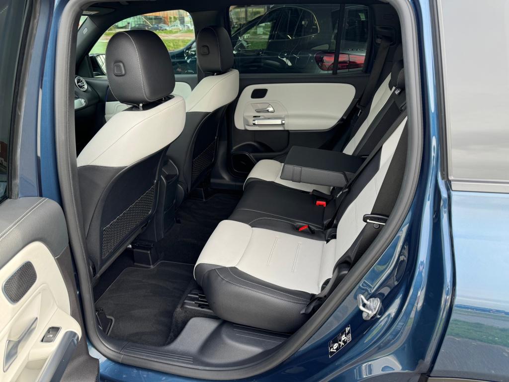 Mercedes-Benz 200-klasse glb amg night-pakket automaat , wegklapbare trekha