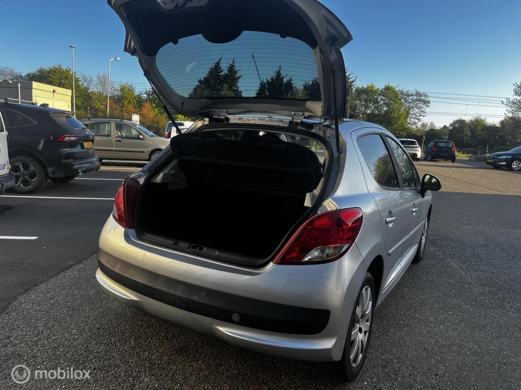 Peugeot 207 1.6 vti sportium