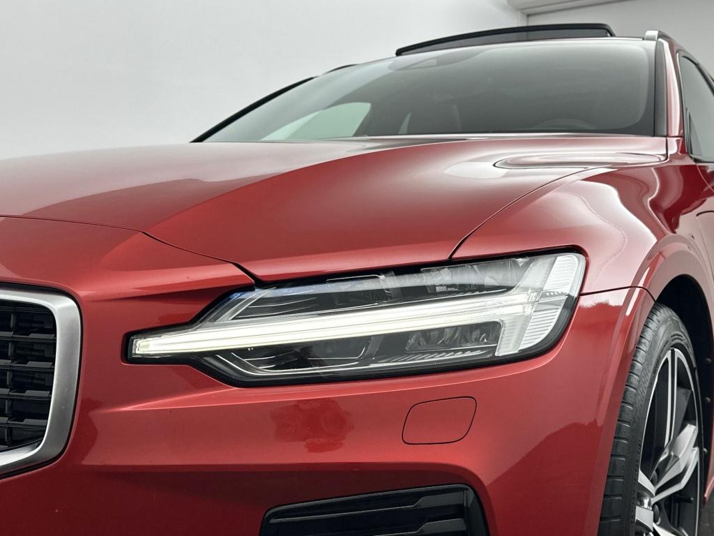 Volvo V60 t8 390pk recharge r-design| pano| 360camera| hud| adap.cruise