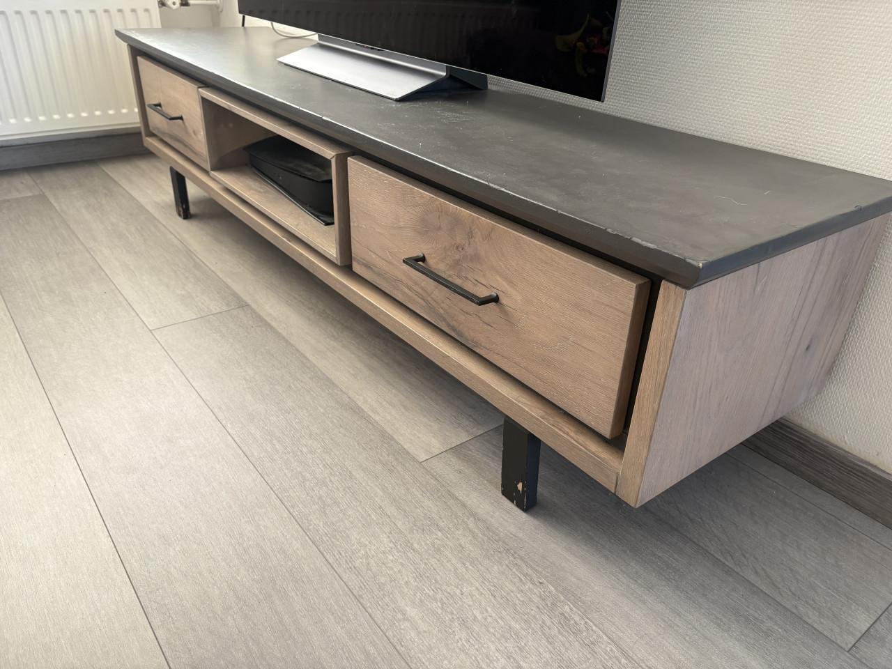 Henders & Hazal dressoir, salontafel, tv meubelmaker en boekenkast