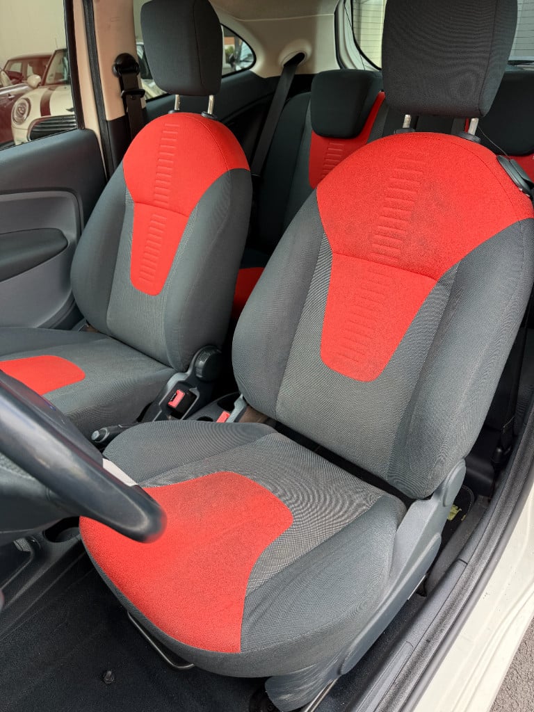 Ford KA 1.2 - titanium - airco