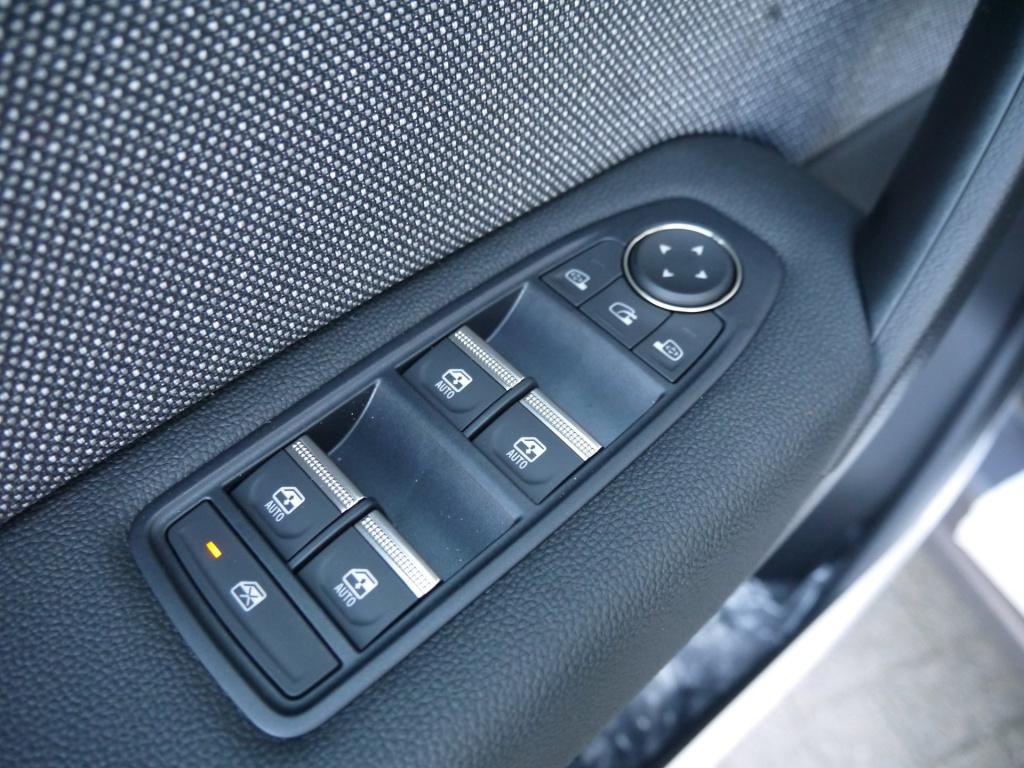 Mitsubishi Grandis 1.8 hev intense+