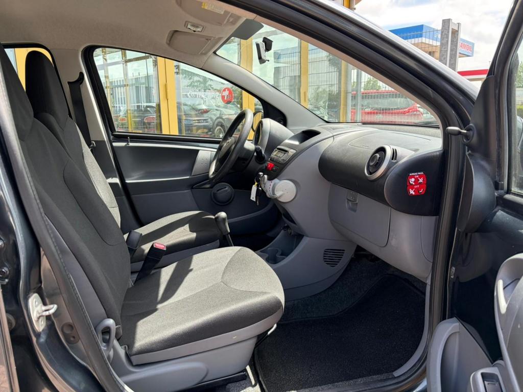 Toyota Aygo 1.0-12v now