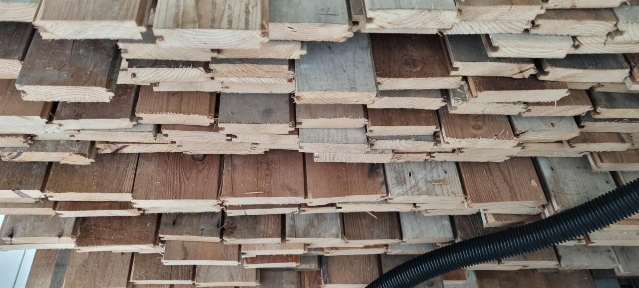 Partij vurenhouten vloerdelen ±100 m²